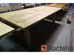 Solid oak table Rustic, with wooden legs