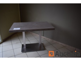 5-x-vierkante-tafel-op-dubbele-inox-voet-1229451G.jpg